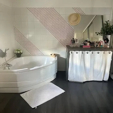 Вилла Gentiane Avec Piscine *